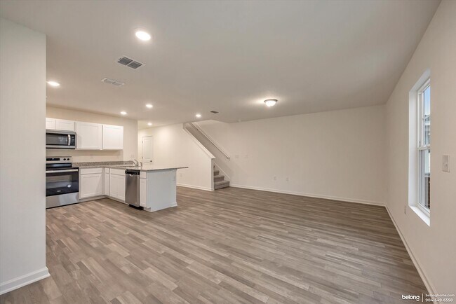 Building Photo - 45089 Red Brick Dr