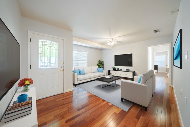 Building Photo - ASAP: Central Austin charming 3 BR / 1 BA ...