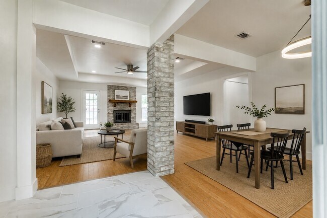 Foto del edificio - 1323 Lark Ln
