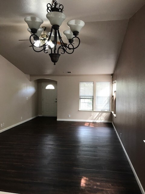 Foto del edificio - Adorable 3 bedroom/2bath Home available so...