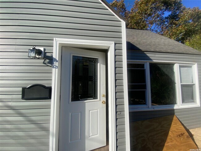 Building Photo - 163 Mastic Blvd