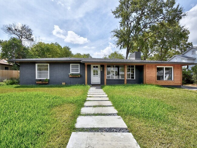 Building Photo - 128 W Hermine Blvd