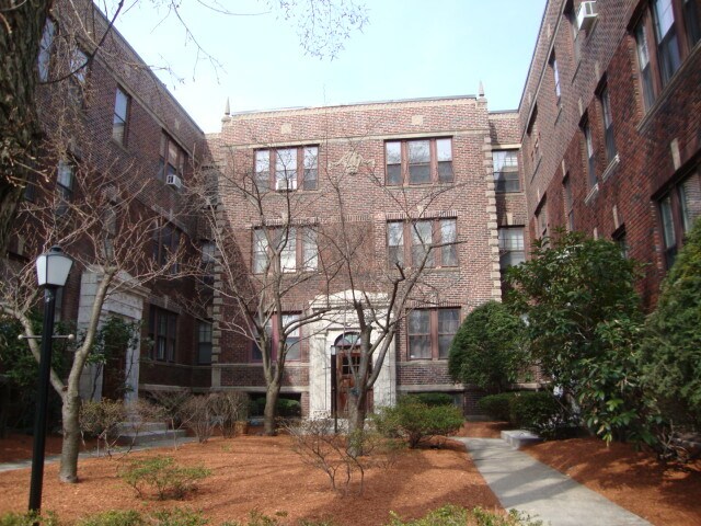Building Photo - 33 Winslow Rd