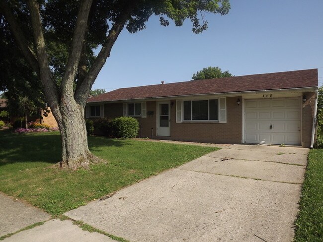 Building Photo - Convenient New Lebanon Ranch Home!