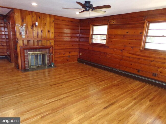 Building Photo - 150 Apache Trail