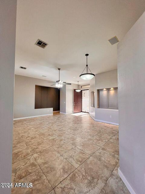 Building Photo - 1683 S Heritage Dr