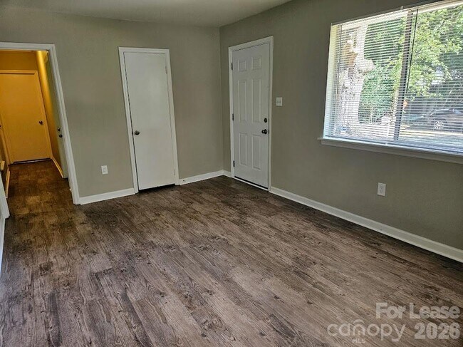 Foto del edificio - 6815 Water Mill Ct
