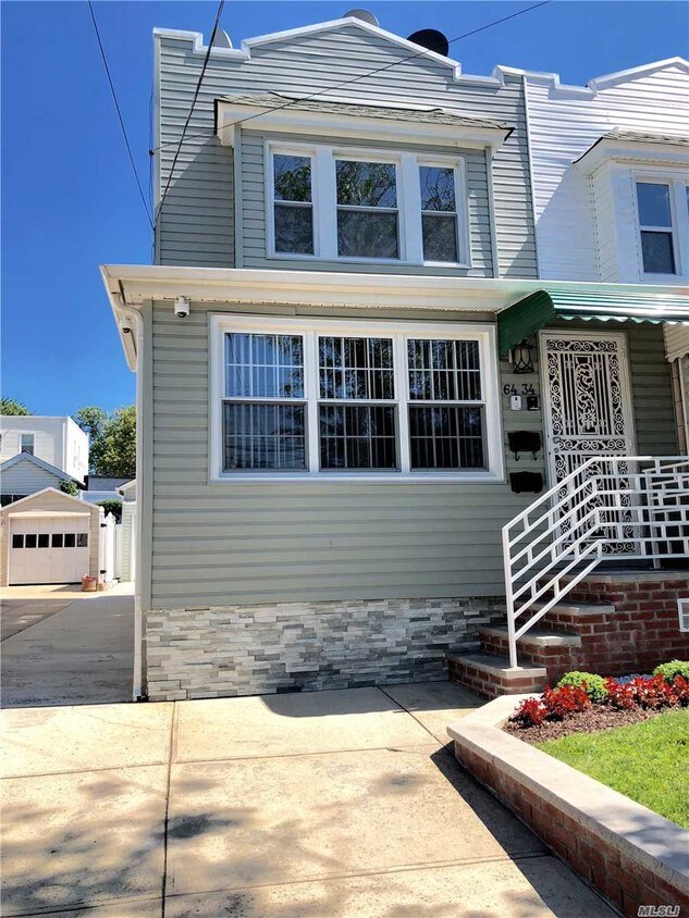 Foto principal - 64-34-64-60 60th Ave
