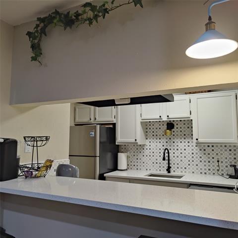 Building Photo - 18333 Roehampton Dr