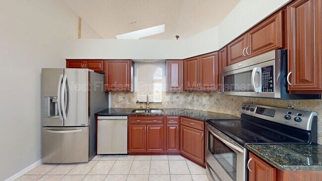 Foto del edificio - 1738 Chandelier Cir E