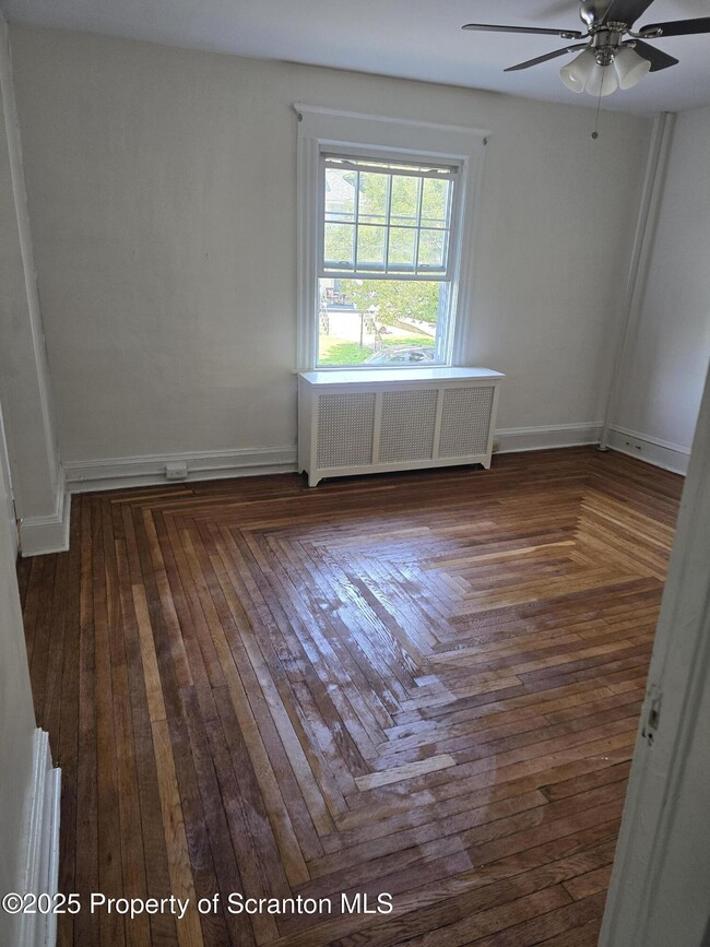 Building Photo - 908 Richmont St