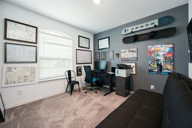 Building Photo - Amazing floor plan with four bedrooms, two...