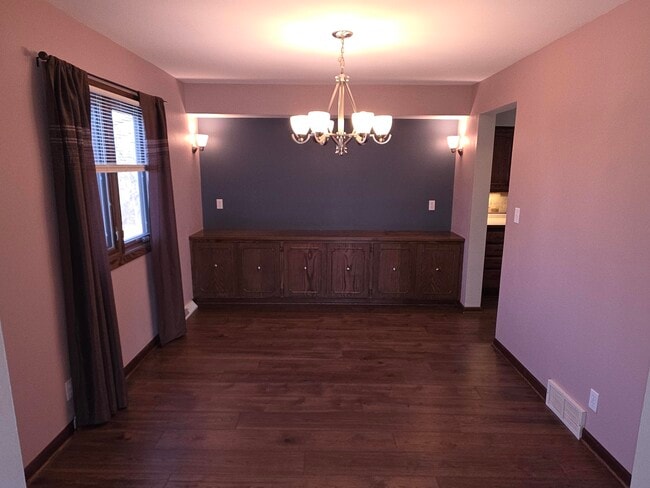 Building Photo - N67W28710 Longview St