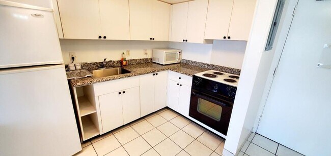 Building Photo - Fully Furnished One Bedroom- ILIKAI APT BL...
