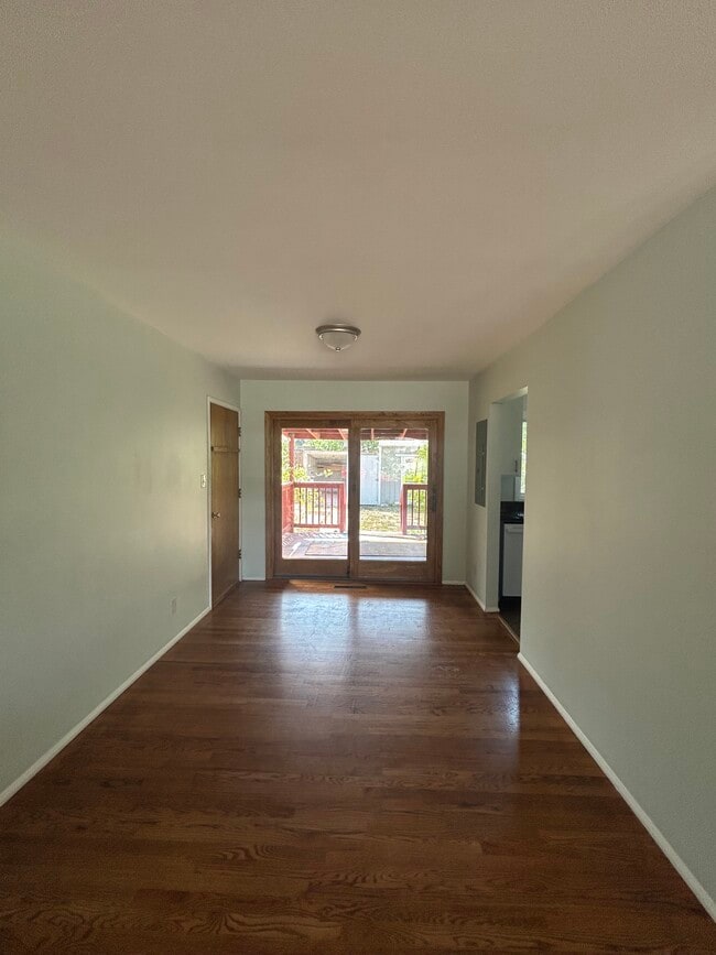 Building Photo - 1618 Querida Dr
