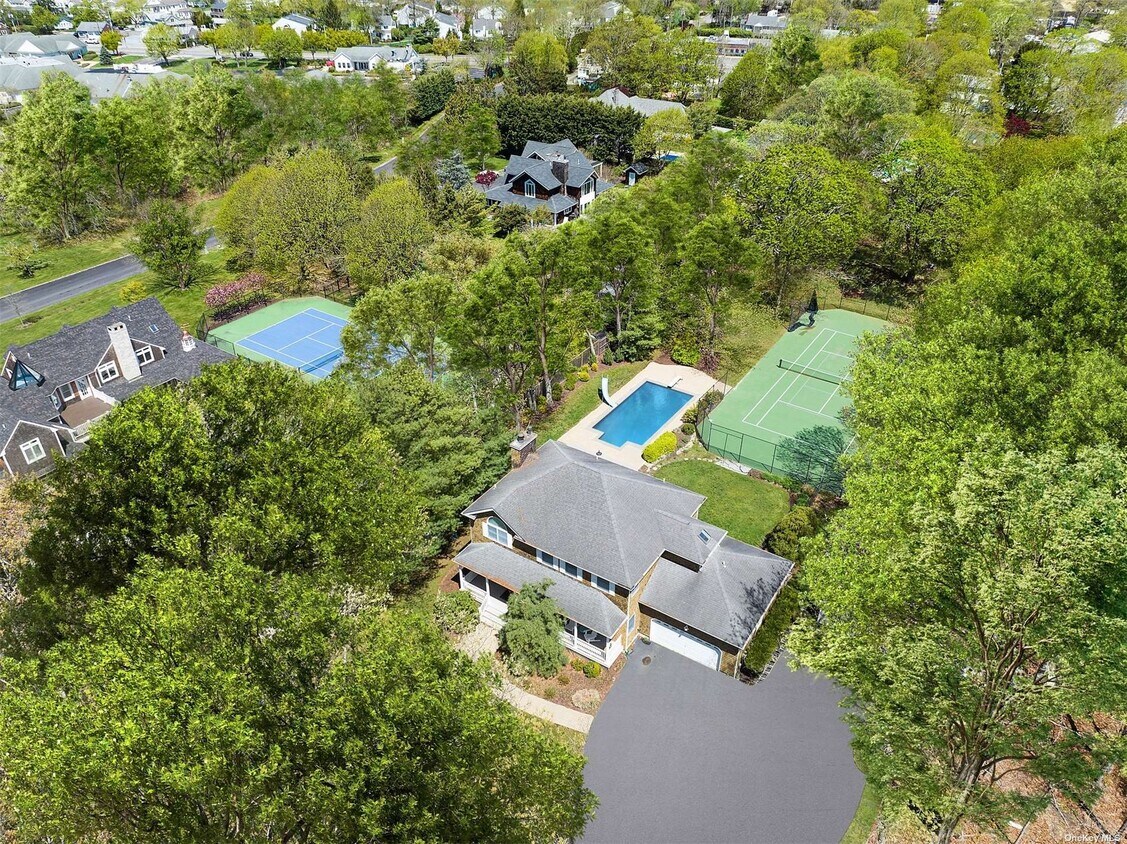 4 Garland St, Remsenburg, NY 11960 House Rental in Remsenburg, NY