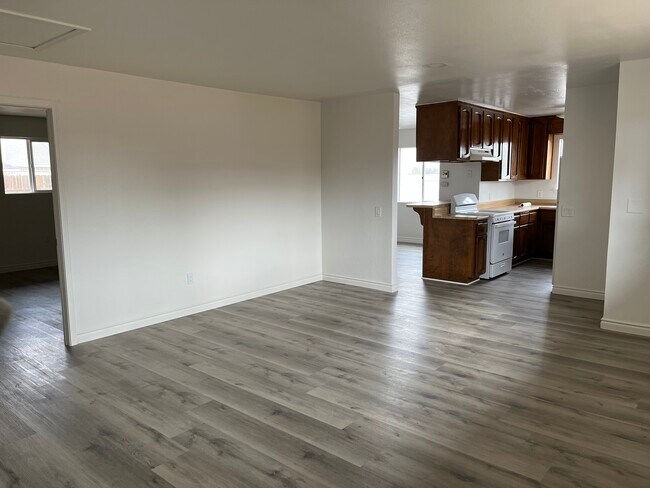 Building Photo - 15040 Cerezo Rd