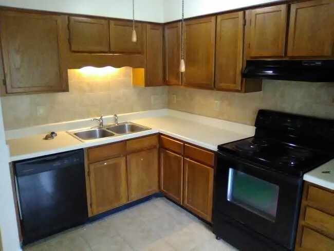 Foto del edificio - 357 W Oak Ave