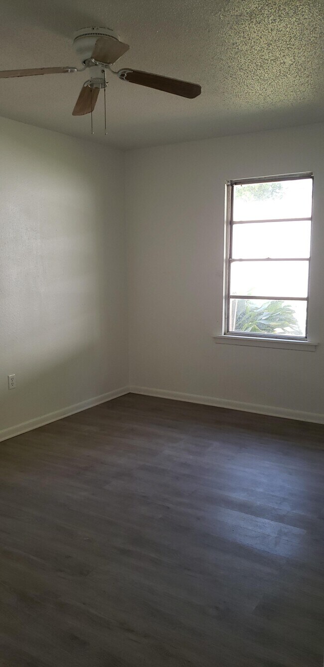 Dormitorio - 1009 West St