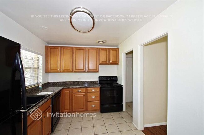 Foto del edificio - 717 Baywood Dr