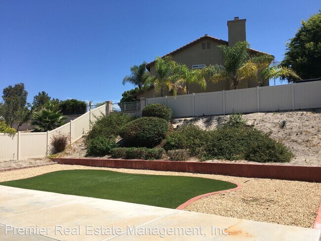 Building Photo - 4 br, 2.5 bath House - 1471 Knollwood Place