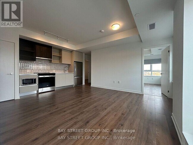 Building Photo - 395 Dundas St W