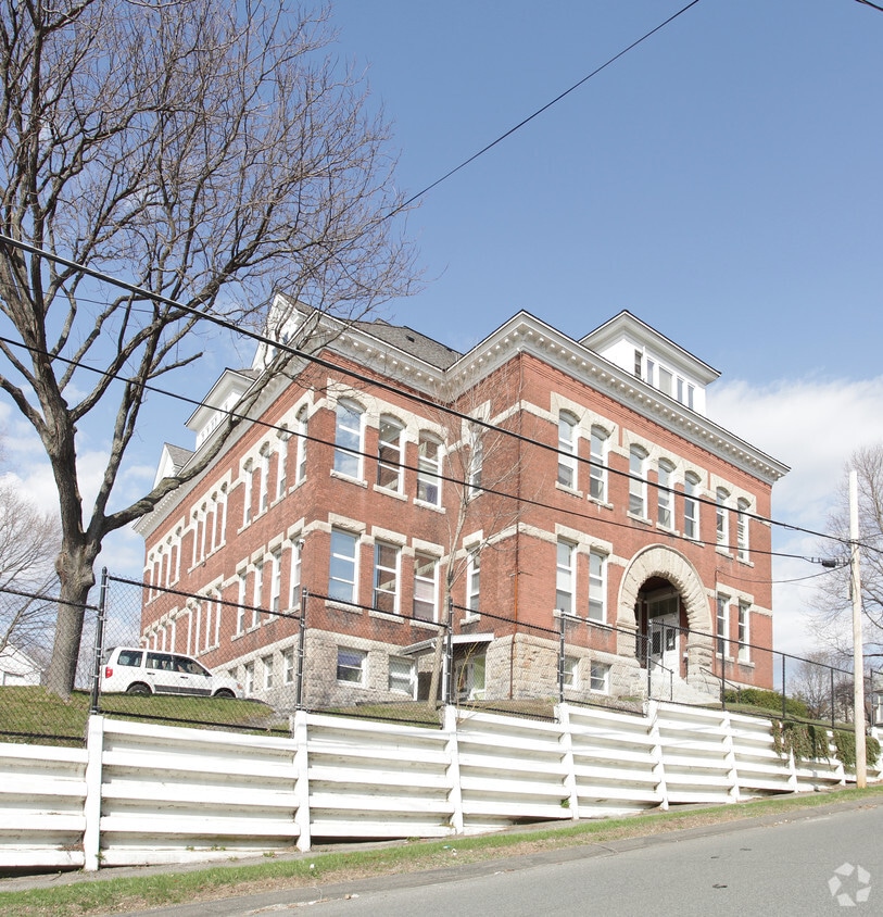 48 Elizabeth St, Pittsfield, MA 01201 Apartments in Pittsfield, MA