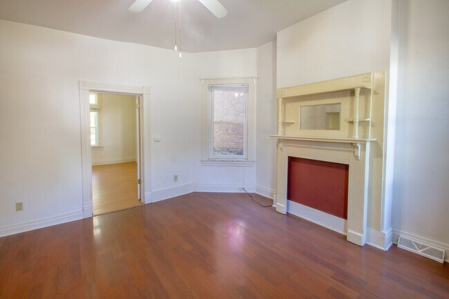 Building Photo - 523 Jeanette St