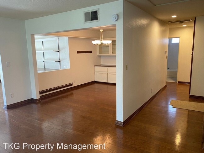 Building Photo - 4 br, 2 bath House - 618 E. La Veta Ave