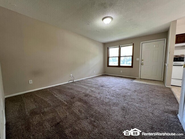Foto del edificio - 910 E Railroad Ave