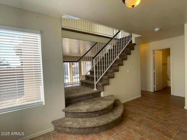 Building Photo - 1702 E Blackhawk Dr