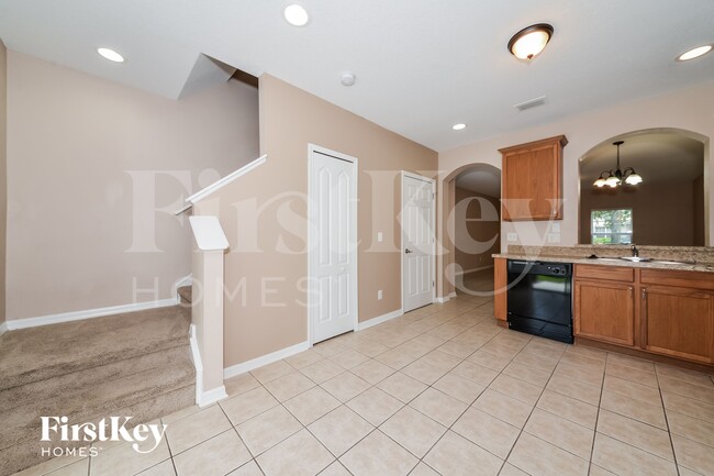 Building Photo - 15825 Fishhawk Falls Dr