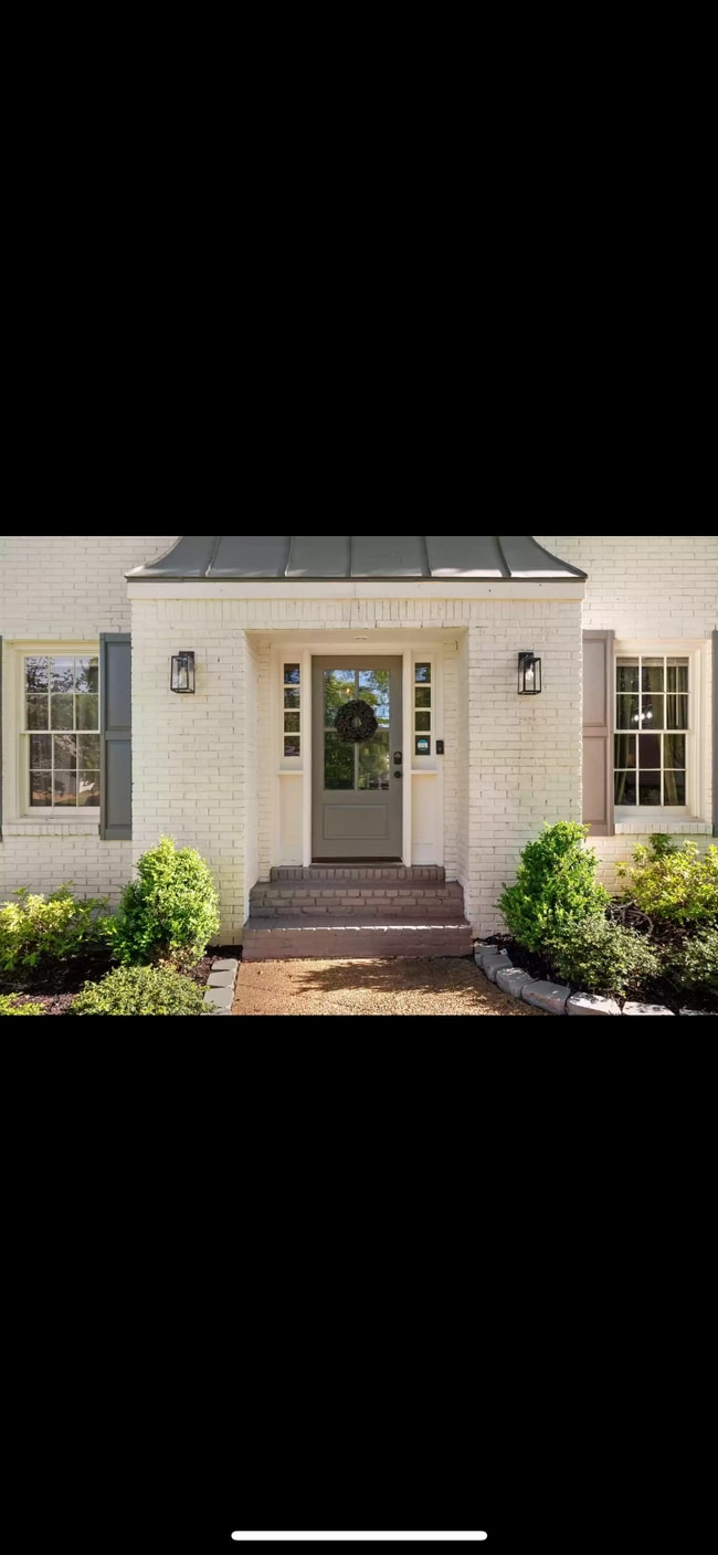 Building Photo - 8081 Ridgetown Ln