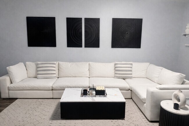 Foto del edificio - 5360 Mang Pl