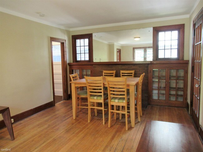 Building Photo - 4 br, 1.5 bath House - 1423 S University Ave