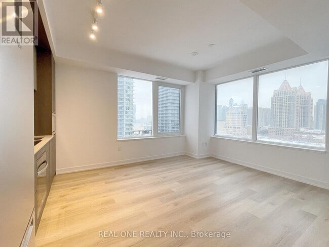 Building Photo - 395 Square One Dr