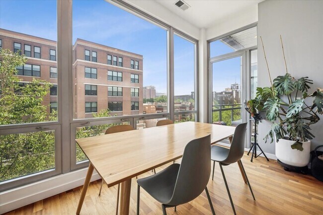 Foto del edificio - 3920 N Sheridan Rd
