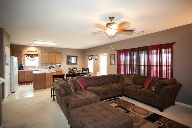 Building Photo - 325 Tranquility Mountain