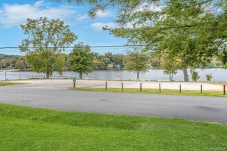 Building Photo - 74 Lakeshore Dr E