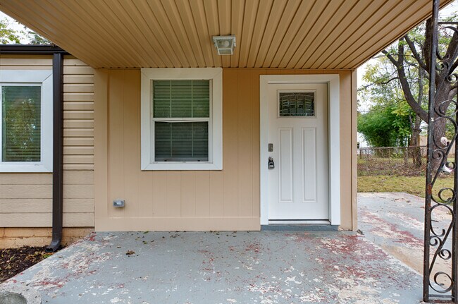 Foto del edificio - 4304 9th Ave SW