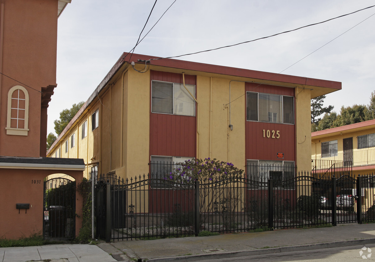 Building Photo - 1025 E 22nd St