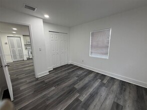 Building Photo - 2025 NW 72nd St