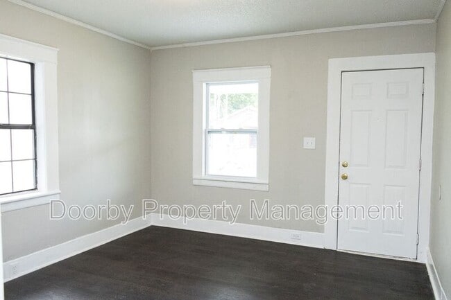 Building Photo - 1809 Wilcox Blvd