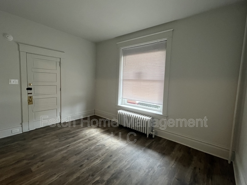 Foto del edificio - 107-109 East Main Street - 8