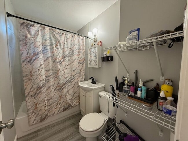 Building Photo - Charming Urbana Home with Spacious Backyar...