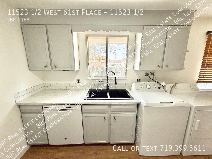 Foto principal - 11523 1/2 West 61st Place-11523 1/2