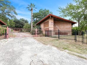 103 E Skyview Dr