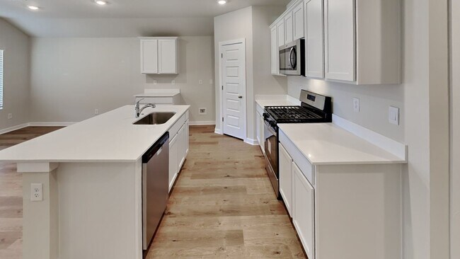 Foto del edificio - Very Nice 4 Bedroom 2 Bath Home in Yukon Schools