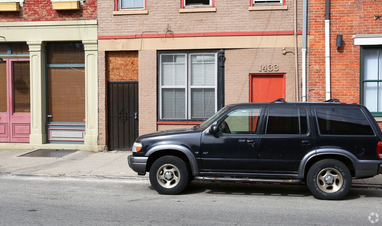 Building Photo - 1433 Walnut St