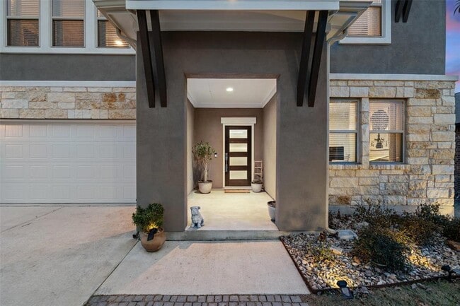 Building Photo - 1309 Itzel Bnd